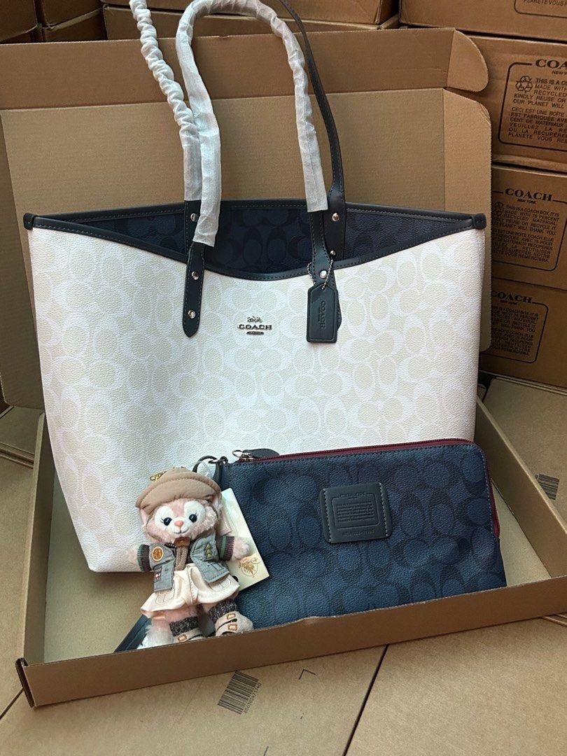 Coach Field Tote Bag （分類：手袋及銀包）位於 Hong Kong。 由 little.fireflies 提交（商品編號 1450855261，圖片 1）。簡介： 。