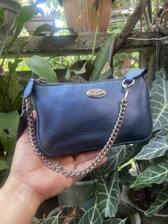 (Category: ) located in . Submitted by baglovers10 (Listing ID 1450790467, Image 1). Description: .