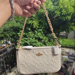 (Category: ) located in . Submitted by premiumoutlets. (Listing ID 1450845529, Image 1). Description: .