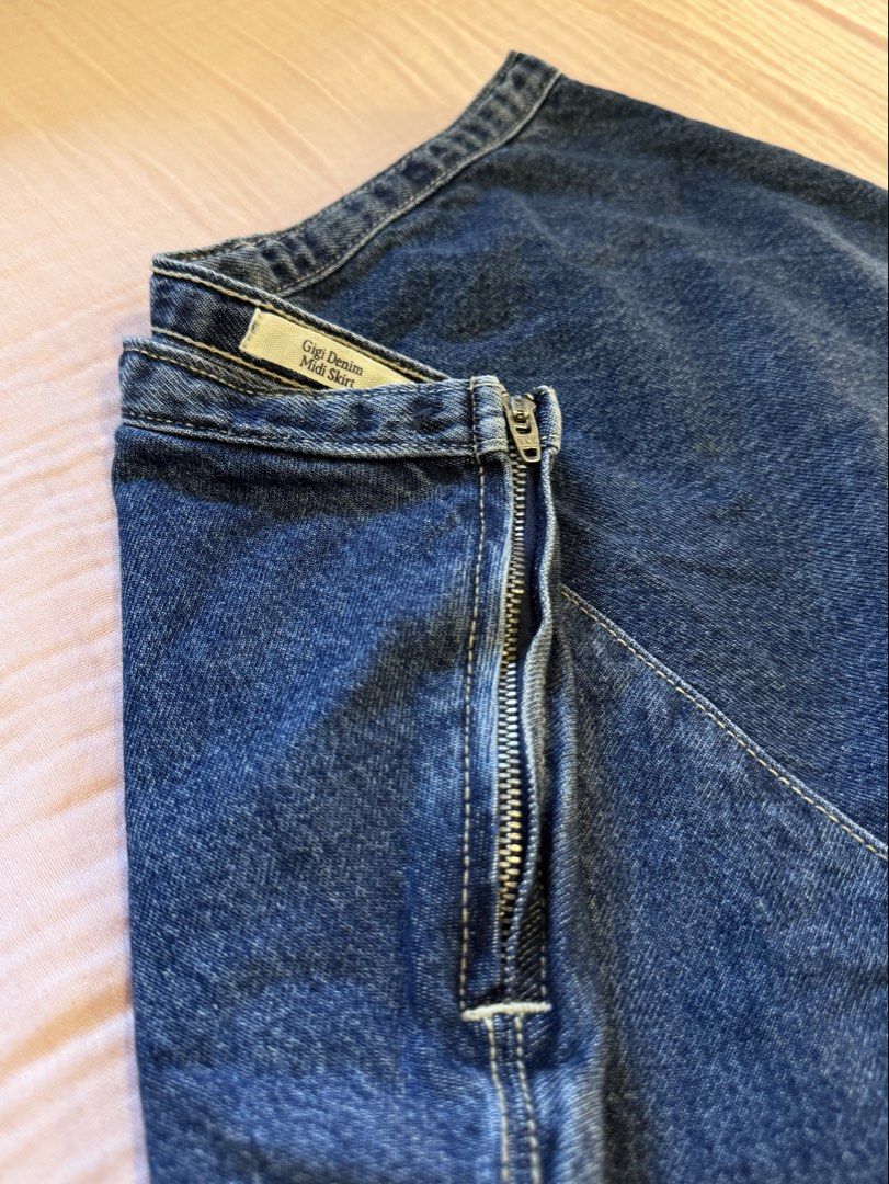 Cotton On Denim Midi Skirt (Category: Skirts) located in Quezon City. Submitted by helena0413 (Listing ID 1450798256, Image 2). Description: RFS: no occasion to wear it.