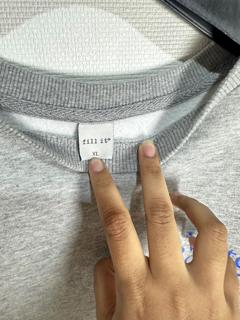 Crewneck fill it (Kategori: Atasan) berada di Jakarta Pusat. Dikirim oleh second_goodey (ID iklan 1450821098, Gambar 2). Deskripsi: detail inbox boskuu.