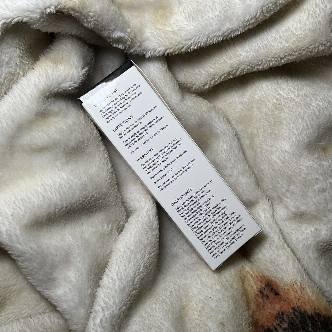 Dermorepubliq DermoSun Mattifying Sunscreen SPF30 50ml (Category: Face Care) located in Manila. Submitted by randomlyyoursph (Listing ID 1450874927, Image 2). Description: Reason for sale: Decluttering (in other word, madami na po me gamit, ayaw ko ma expired sila dahil tinatambak ko lang sila, gets?) THIS IS ORIGINAL, ORIGINAL TALAGA AS IN! SF NOT INCLUDED EXP: 2028 Info: Experience powerful protection with our sunscreen, formulated to provide b