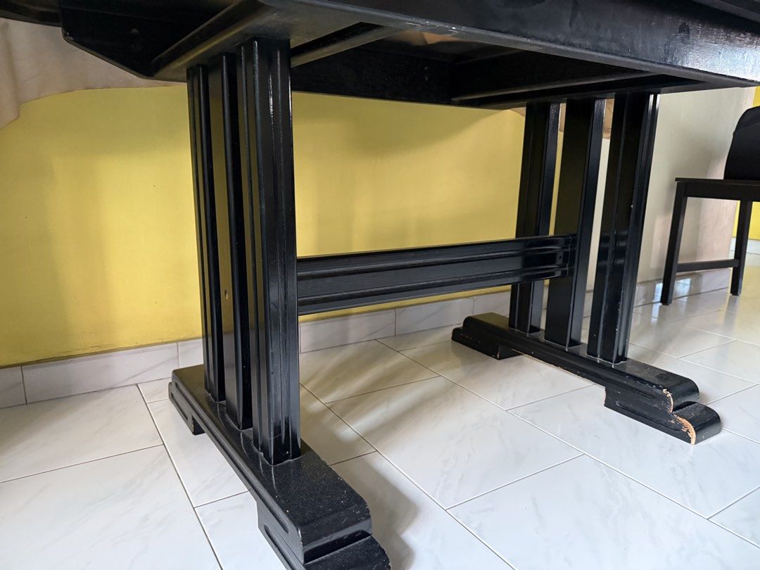 Dining Table (Category: Tables & Sets) located in Singapore. Submitted by miaw25 (Listing ID 1450770022, Image 3). Description: FOC.