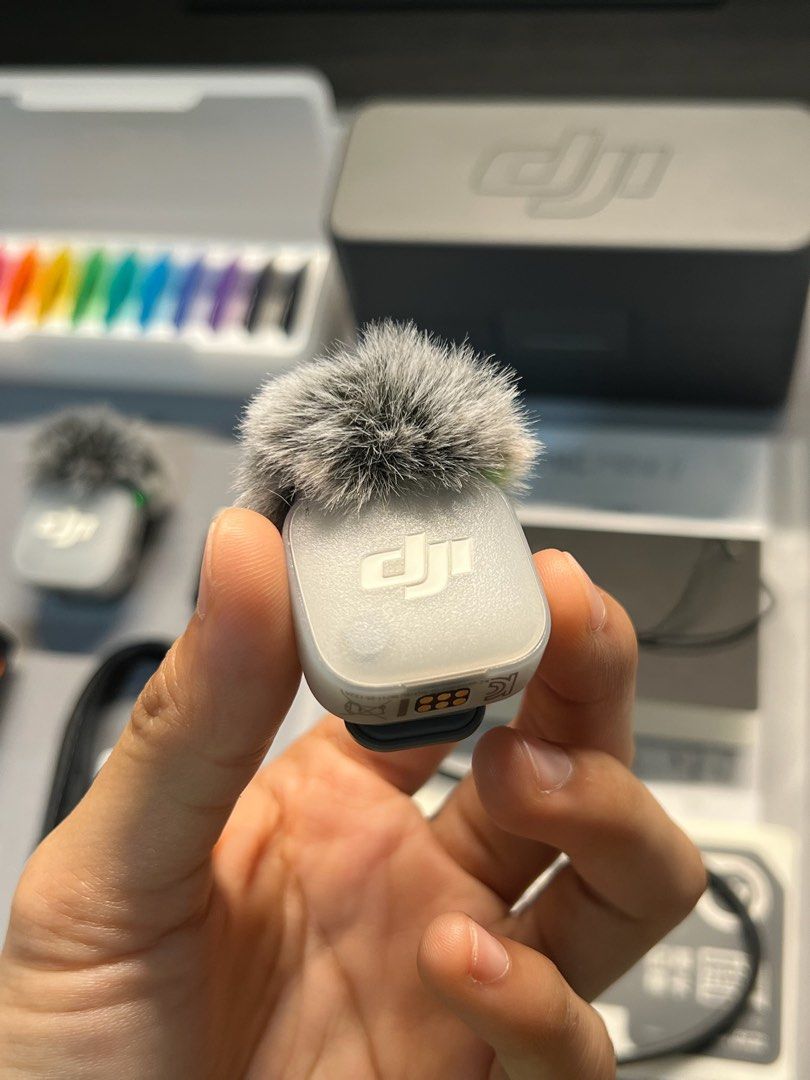 DJI Mic Mini 2 (2TX + 1RX + CC) (Category: Microphones) located in Malabon City. Submitted by enricogomez (Listing ID 1450850781, Image 3). Description: DJI Mic Mini 2 (2TX + 1RX + CC) >> brand new open box >> original >> malabon loc.