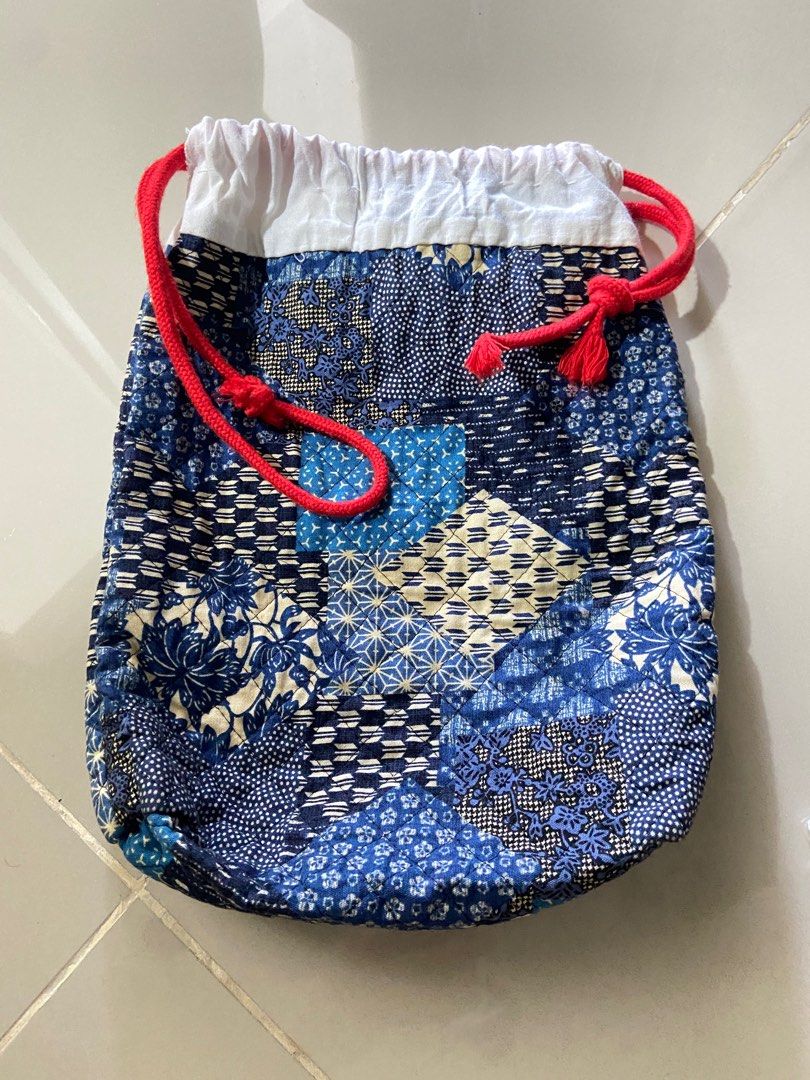 Drawstring Bag (Category: Purses & Pouches) located in Ipoh. Submitted by oooksars (Listing ID 1450759675, Image 1). Description: •Dm for any information / details. •Shipping WM: RM8.00.
