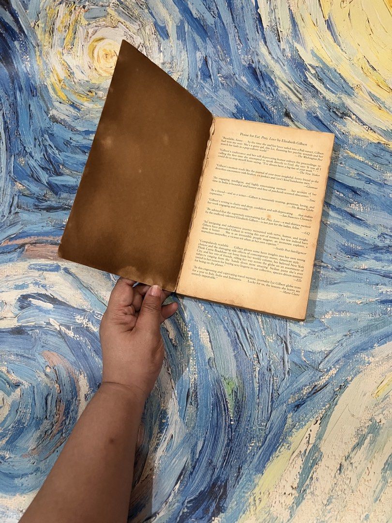 “Eat Pray Love” Book (Category: Storybooks) located in Quezon City. Submitted by katchierandomness (Listing ID 1450885761, Image 3). Description: Cover and page edges have discolored. You can pay via GCash, Maya or BPI QR code..