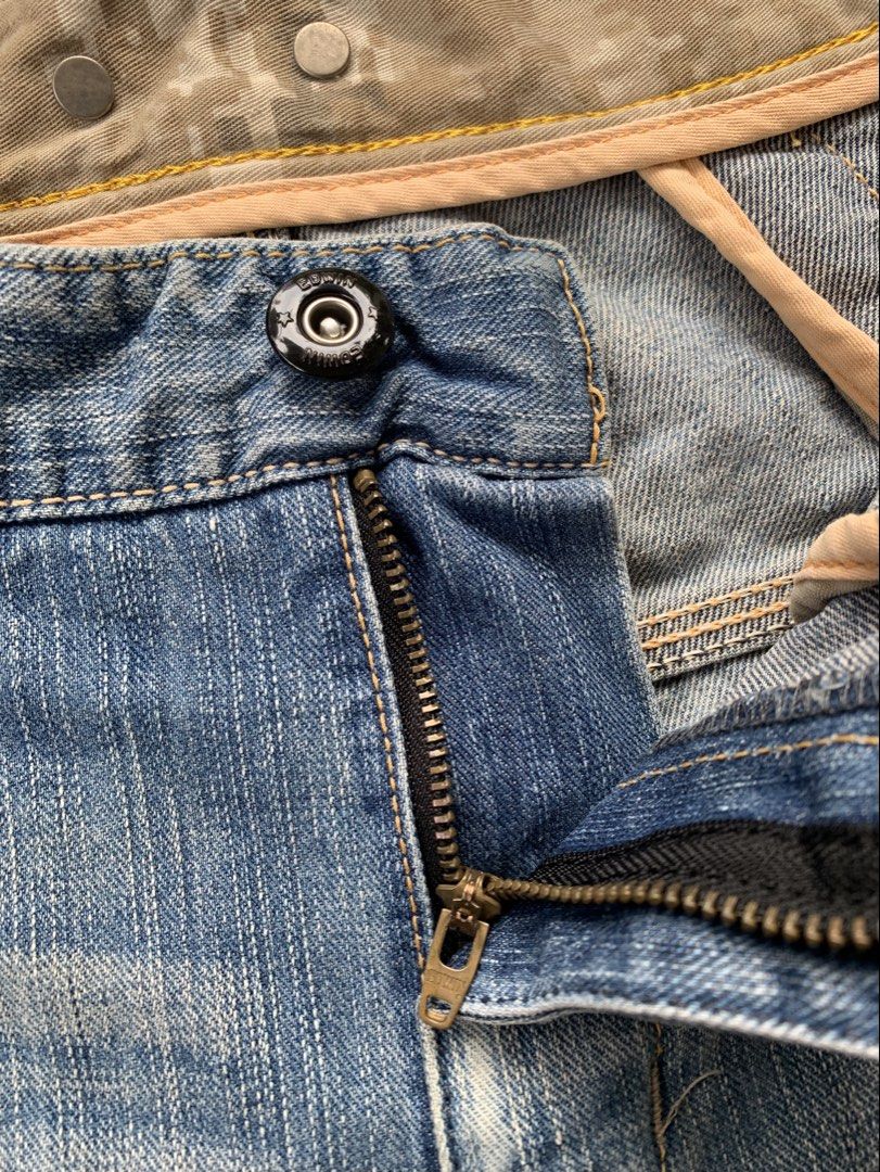 EDWIN 504 Made In Japan (Category: Shorts) located in Sindangan. Submitted by holy_thrift (Listing ID 1450745823, Image 2). Description: EDWIN 504 Made in Japan - waist / 30/32 - length / 24 - thigh / 13 - hem / 10.5 - Excellent Condition - no issue - free shipping.