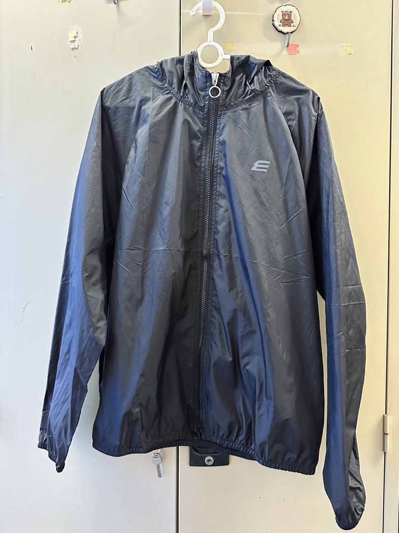 Elgini Windbreaker (Category: Coats, Jackets and Outerwear) located in Masai. Submitted by prelovedbysigadis (Listing ID 1450851694, Image 1). Description: .