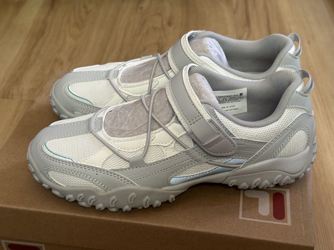 Fila Echappe VC v2 Grey (Category: Sneakers) located in Taguig. Submitted by looouuuiii (Listing ID 1450791035, Image 1). Description: Unused 24cm / US 6 Bought from Japan Rfs: Decluttering. Additional funds for a different footwear.
