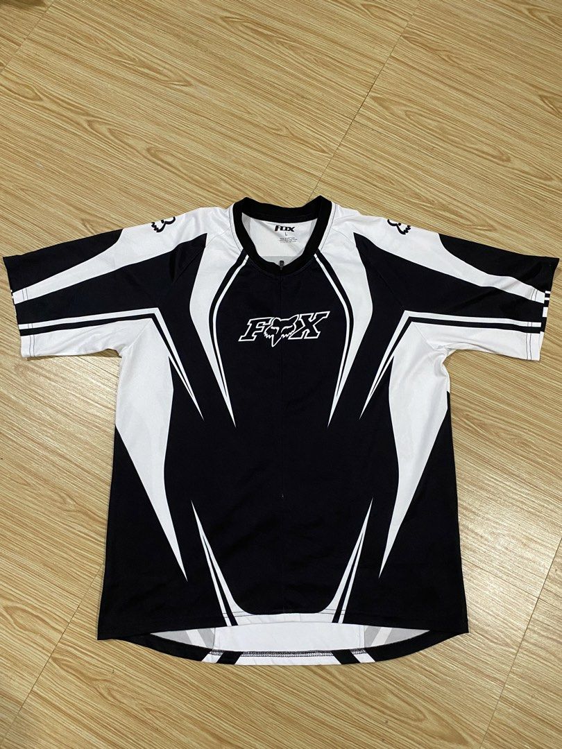 Fox Racing Short Sleeve Cycling Jersey (Category: Activewear) located in Manila. Submitted by dropndrip (Listing ID 1450916412, Image 1). Description: -22x28 -Large on tag -10/10 condition.