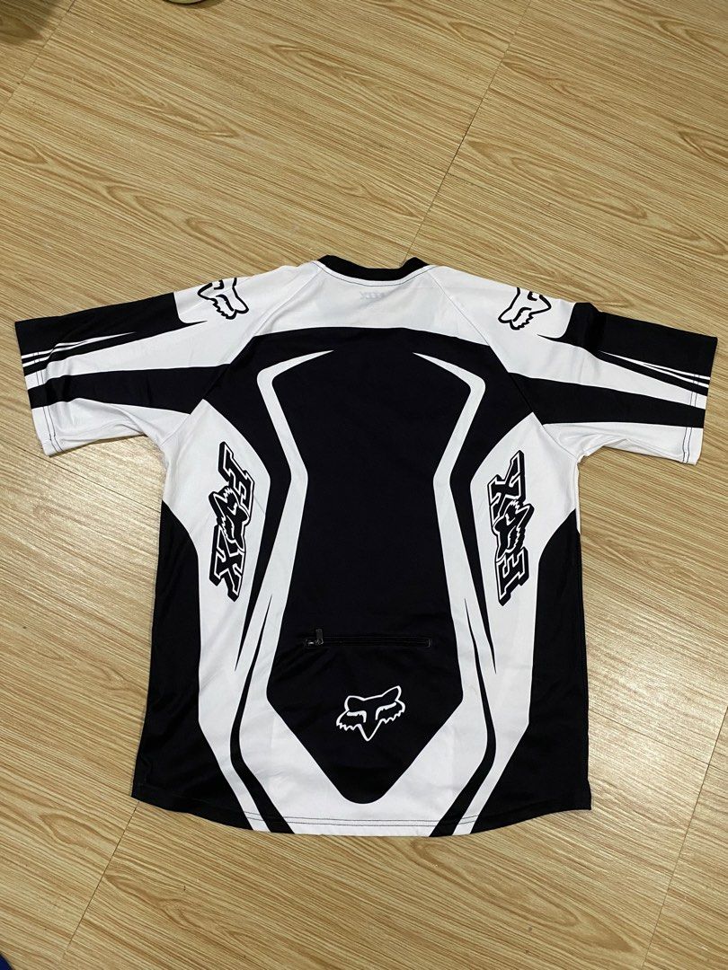 Fox Racing Short Sleeve Cycling Jersey (Category: Activewear) located in Manila. Submitted by dropndrip (Listing ID 1450916412, Image 2). Description: -22x28 -Large on tag -10/10 condition.