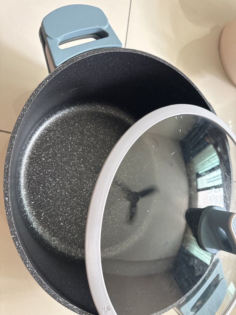 Granite Pot with Glass Lid