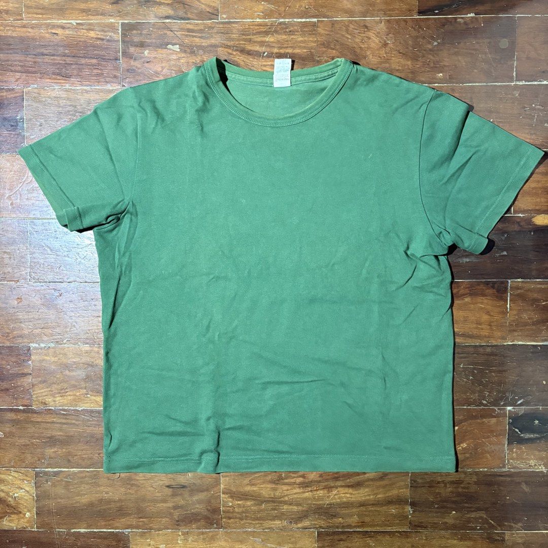 Plain Green T-shirt (Category: Tshirts & Polo Shirts ) located in Mandaluyong City. Submitted by aestephics (Listing ID 1450856424, Image 1). Description: rfs need student funds! for inquiries, message anytime note: kindly manage your expectations for pre-loved items. loc: mandaluyong city near rtu mop gcash or maya shipping via lalamove, j&t, or angkas padala.