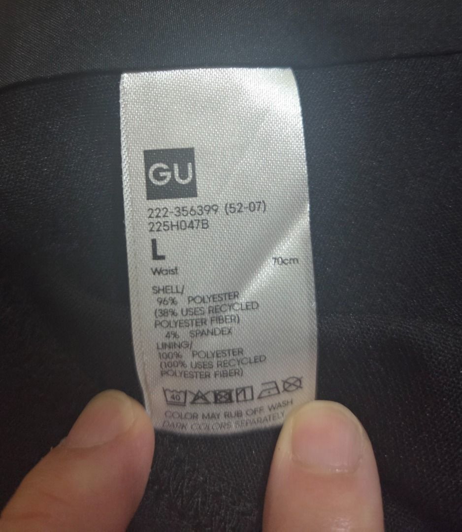 GU 開叉裙褲 L （分類：裙）位於 Hong Kong。 由 zoeetsang 提交（商品編號 1450772786，圖片 3）。簡介： 已剪牌，已洗過。