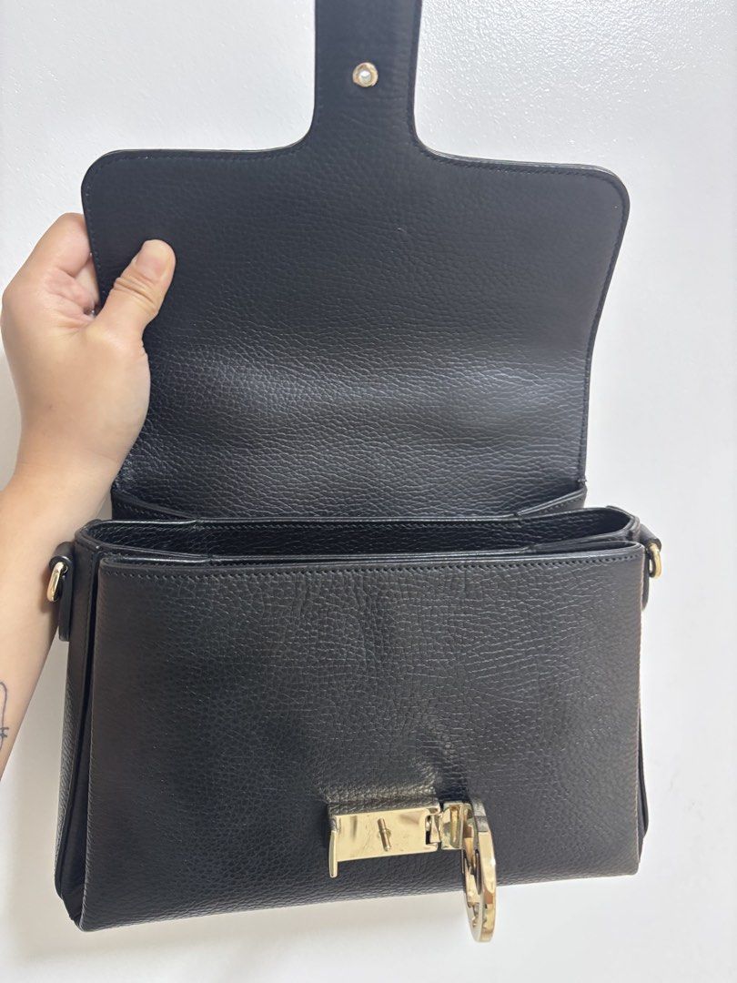 Gucci interlocking top handle w entrupy layaway (Category: Luxury Bags & Wallets) located in Bulacan. Submitted by ricammendz (Listing ID 1450863346, Image 3). Description: LP POSTED -can layaway 3 months(40k) -with entrupy - minor hardware scratches 8.5/10 condition -clean inside -with dust bag.