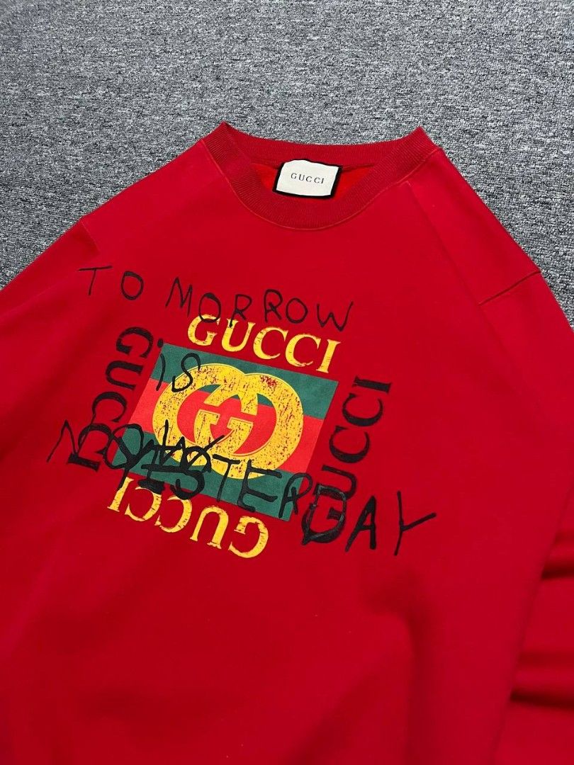 GUCCI RED SWEATSHIRT (Category: Luxury Apparel) located in Caloocan City. Submitted by wewearworn (Listing ID 1450772822, Image 2). Description: Large Best Fit 22 x 27 Excellent No Issues 9.5/10 Color Rate.