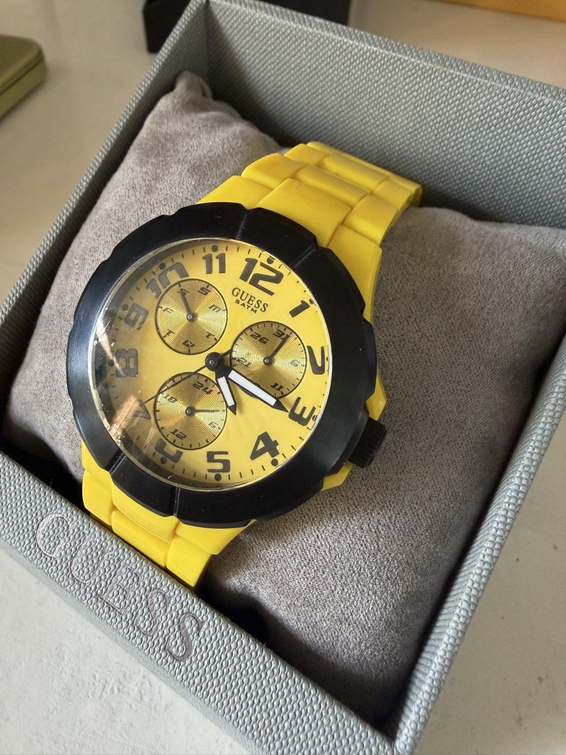 Guess W11594G5 men's watch (Category: Men's Watches) located in Manila. Submitted by kengsilog (Listing ID 1450813091, Image 2). Description: For sale Never been used Brand new with box Meet up only RFS: Dont like the color.