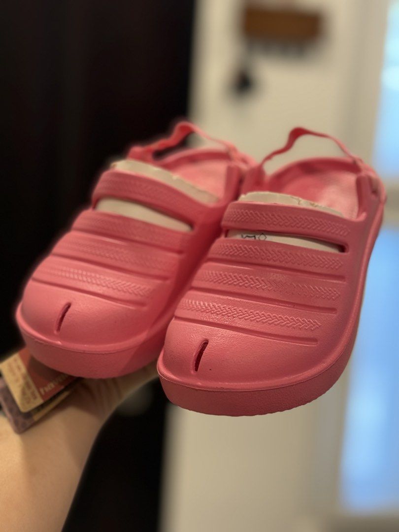 Havaianas Baby Clogs ( CYBER PINK ) (Category: Babies & Kids Fashion) located in General Trias. Submitted by mzdi4nne (Listing ID 1450817262, Image 2). Description: SIZE: 9C BRAND NEW - Pink Havaianas sandals for kids - Features a secure back strap - Easy to slip on and off - Ideal for beach trips or daily wear - Comfortable and durable construction - Perfect for active little feet.