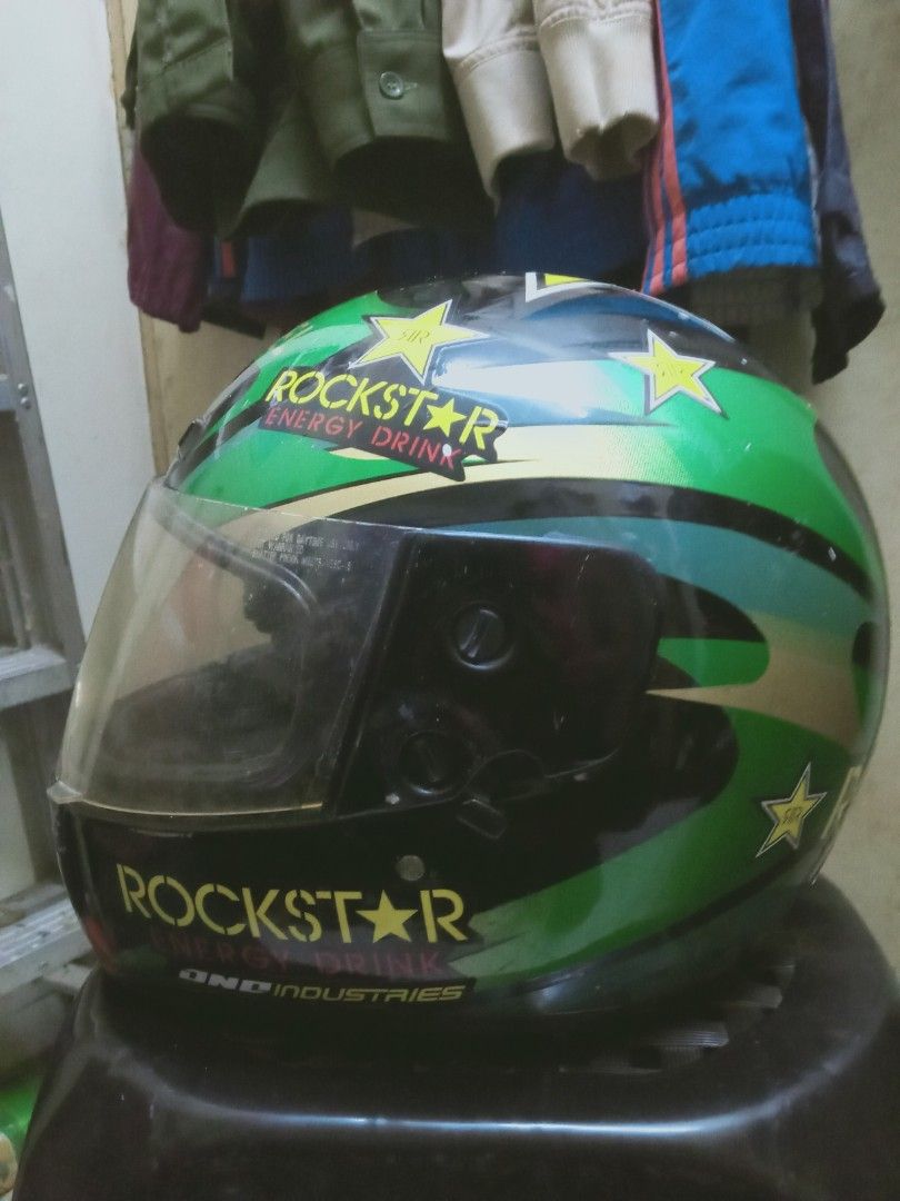 Helmet full face lama (Category: Vintage Collectibles) located in Rawang. Submitted by pasarkaratonline90 (Listing ID 1450900847, Image 2). Description: helmet full face model lama jenama Michel nak dijual siapa berminat boleh wasap..