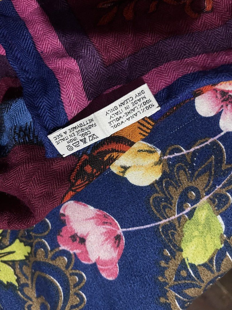 hermes (Category: Luxury Accessories) located in Baguio. Submitted by edcellchiu02448 (Listing ID 1450828267, Image 3). Description: hermes scarf big size Good condition.