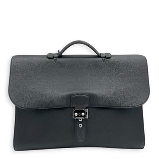 (Category: ) located in . Submitted by carousellluxury (Listing ID 1450829579, Image 1). Description: .