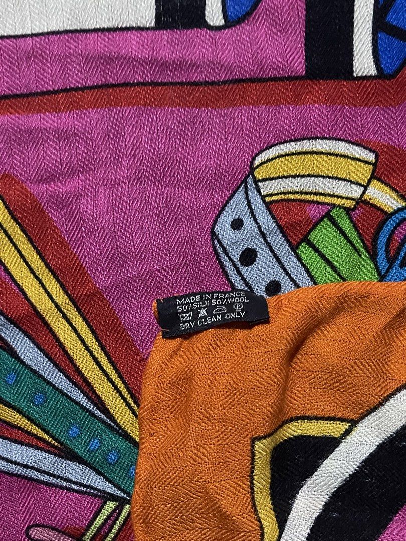 hersmes scarf (Category: Luxury Accessories) located in Baguio. Submitted by edcellchiu02448 (Listing ID 1450828084, Image 2). Description: hermes big size scarf Vgc.