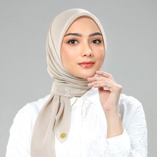 (Kategori: ) berada di . Dikirim oleh young_queen01 (ID iklan 1450793064, Gambar 1). Deskripsi: .