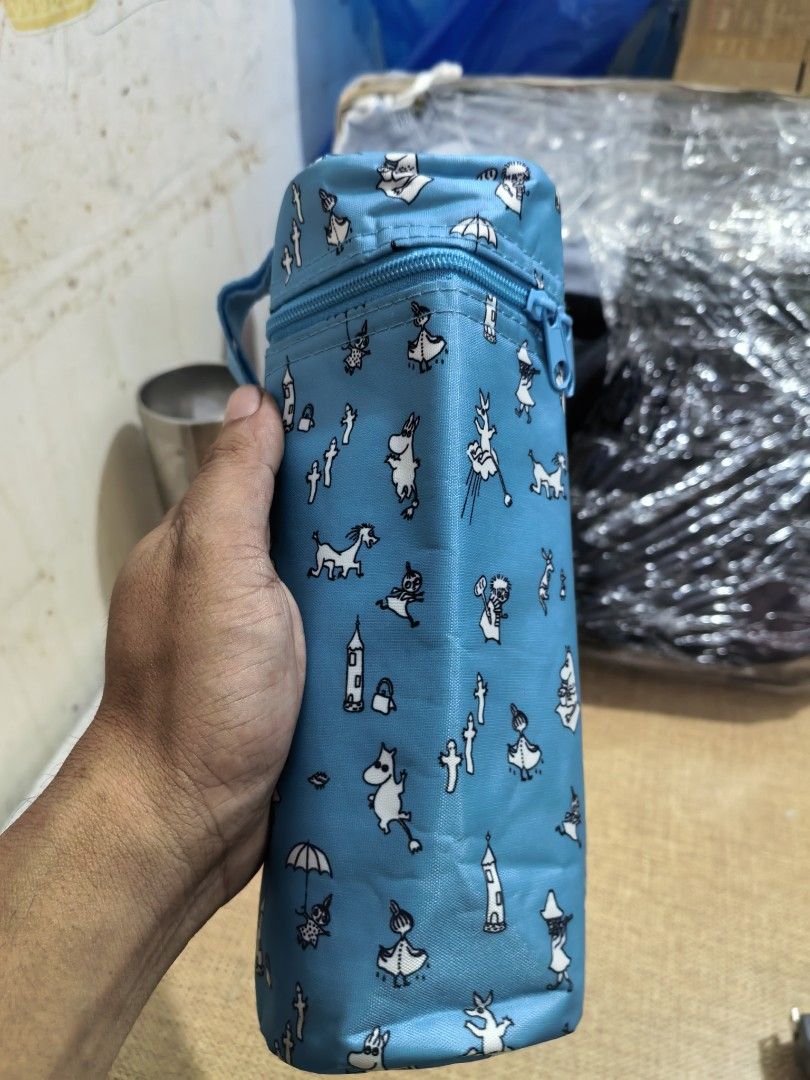 Insulated Waterbottle Pouch (Category: Other Kitchenware & Tableware) located in Cebu City. Submitted by dudes_villanueva (Listing ID 1450772500, Image 2). Description: Insulated Waterbottle Pouch 📌 In excellent condition. Diameter : 3.25 in Height : 8.75 in.