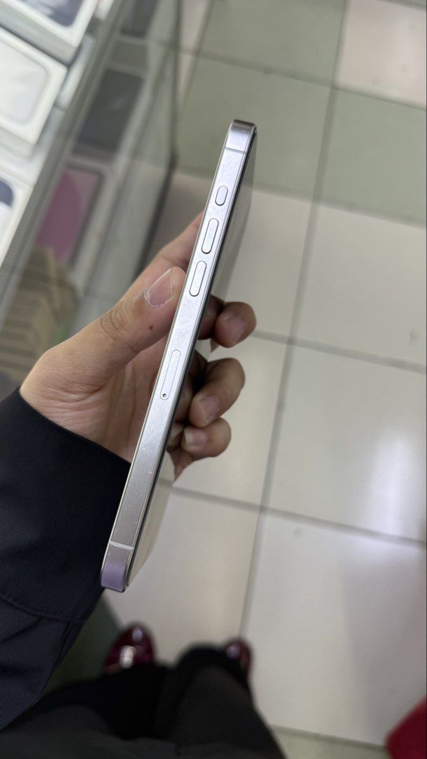 iPhone 15 Promax 512gb Storage -Silver (Category: iPhone 15 Series) located in Manila. Submitted by wise.husreene (Listing ID 1450932704, Image 3). Description: iPhone 15 Promax 512gb Storage -White titanuim 💰 SELLING PRICE:₱49,500 •iPhone 15 Promax •512gb •93% batt health •Factory Unlock | Open Line •98% Smoothness •No hidden issue | No Repaired •100% Authentic | Not Refurbished - serial can be check on apple website |Money back if its proven f