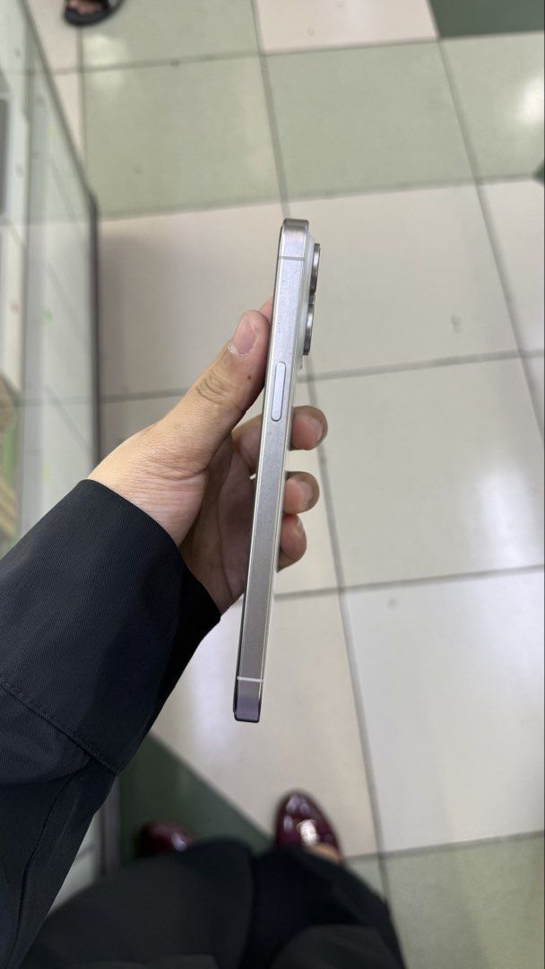 iPhone 15 Promax 512gb Storage -Silver (Category: iPhone 15 Series) located in Manila. Submitted by wise.husreene (Listing ID 1450932704, Image 2). Description: iPhone 15 Promax 512gb Storage -White titanuim 💰 SELLING PRICE:₱49,500 •iPhone 15 Promax •512gb •93% batt health •Factory Unlock | Open Line •98% Smoothness •No hidden issue | No Repaired •100% Authentic | Not Refurbished - serial can be check on apple website |Money back if its proven f