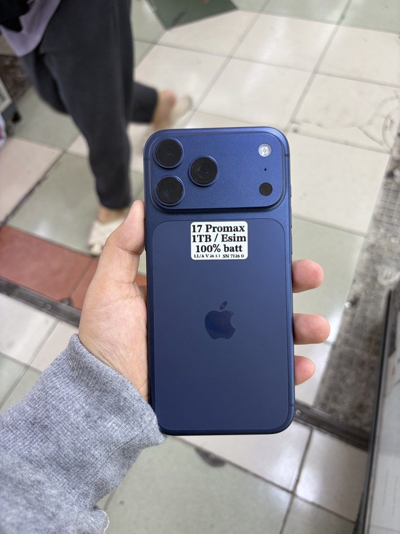 Iphone 17 Pro Max 1TB Esim Unlock 100% BH (Category: iPhone 17 Series) located in San Juan City. Submitted by javedsgadgetshop (Listing ID 1450750561, Image 1). Description: INSTALLMENT OPTIONS : SPAY LATER / GGIVES / CREDIT CARD / SKYRO / HOMECREDIT (BRANDNEW) WE BUY AND SELL SO PWEDE MAGBINTA OR SWAP ! Quick Specs : 💵 Iphone 17promax •1TB •ESIM Variant •100% batt health •Factory Unlock •99% Smoothness •No hidden issue | No Repaired •100% Authe