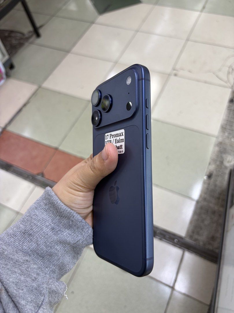 Iphone 17 Pro Max 1TB Esim Unlock 100% BH (Category: iPhone 17 Series) located in San Juan City. Submitted by javedsgadgetshop (Listing ID 1450750561, Image 3). Description: INSTALLMENT OPTIONS : SPAY LATER / GGIVES / CREDIT CARD / SKYRO / HOMECREDIT (BRANDNEW) WE BUY AND SELL SO PWEDE MAGBINTA OR SWAP ! Quick Specs : 💵 Iphone 17promax •1TB •ESIM Variant •100% batt health •Factory Unlock •99% Smoothness •No hidden issue | No Repaired •100% Authe