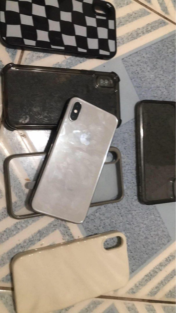 Iphone Xs White 256Gb (Category: iPhone X Series) located in Manila. Submitted by brightgem_13359d (Listing ID 1450914755, Image 1). Description: •WIFI/ANYSIM •TRUE TONE WORKING •MAKINIS ISSUE: •REPLACED BATT •BACK CAM NEED I-2x para mag-work •SMALL BLACK SPOT SA BACK CAM HINDI HALATA SA PIC INCLUSIONS: •UNIT •5CASES.