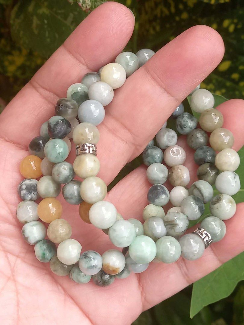 Jade stone bracelet batong bato (Category: Luxury Accessories) located in Naga. Submitted by happeemarket (Listing ID 1450786402, Image 2). Description: For small wrist Re string nyo nalang if gusto Batong bato see pic may chip patinay na bato .