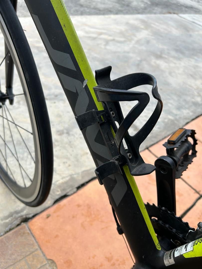 Java siluro 2 (Category: Bicycles) located in Behrang Stesen. Submitted by Shammdnr (Listing ID 1450770229, Image 3). Description: Road bike utk dilepaskan Harga dipinta RM1300 (boleh nego) Dpt bnyak free gift (boleh pm tepi nk gmbar free gift) COD area sp kedah (barang ada kt kedah) Boleh pm : kosong 1 3 lima 1 3 lapan 7 1 7 .