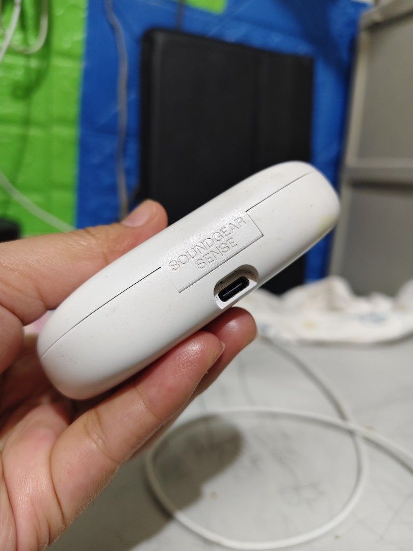 JBL Soundgear Sense Wireless Earbuds White (Category: Earphones) located in Manila. Submitted by Meenisah29 (Listing ID 1450930748, Image 3). Description: 𝙍𝙐𝙎𝙃 . 𝙍𝙐𝙎𝙃 For sale (𝙊𝙧𝙞𝙜𝙞𝙣𝙖𝙡 𝙅𝘽𝙇 𝙬𝙞𝙧𝙚𝙡𝙚𝙨𝙨 𝙚𝙖𝙧𝙗𝙪𝙙𝙨) -White JBL Soundgear Sense wireless earbuds - Includes charging case - Features ear hooks for a secure, comfortable fit - Ideal for workouts and daily use - USB-C charging port Original price : P8,074 Selling