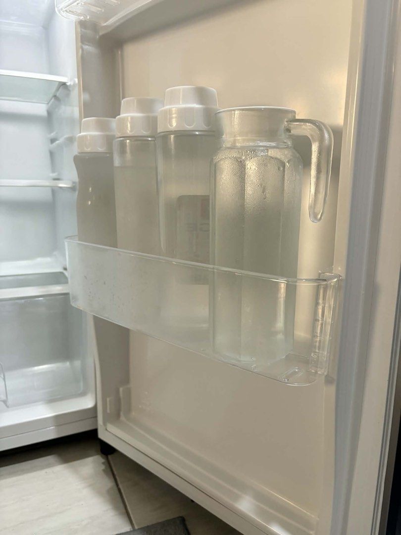 Kelvinator Refrigerator - Compact and Efficient (Category: Refrigerators and Freezers) located in Quezon City. Submitted by jay_abaya15 (Listing ID 1450794512, Image 2). Description: - Kelvinator refrigerator - Compact size, ideal for small spaces - Functional interior with shelves and door compartment - Includes a freezer section - Keeps food and drinks perfectly chilled - Ready for its new home!.