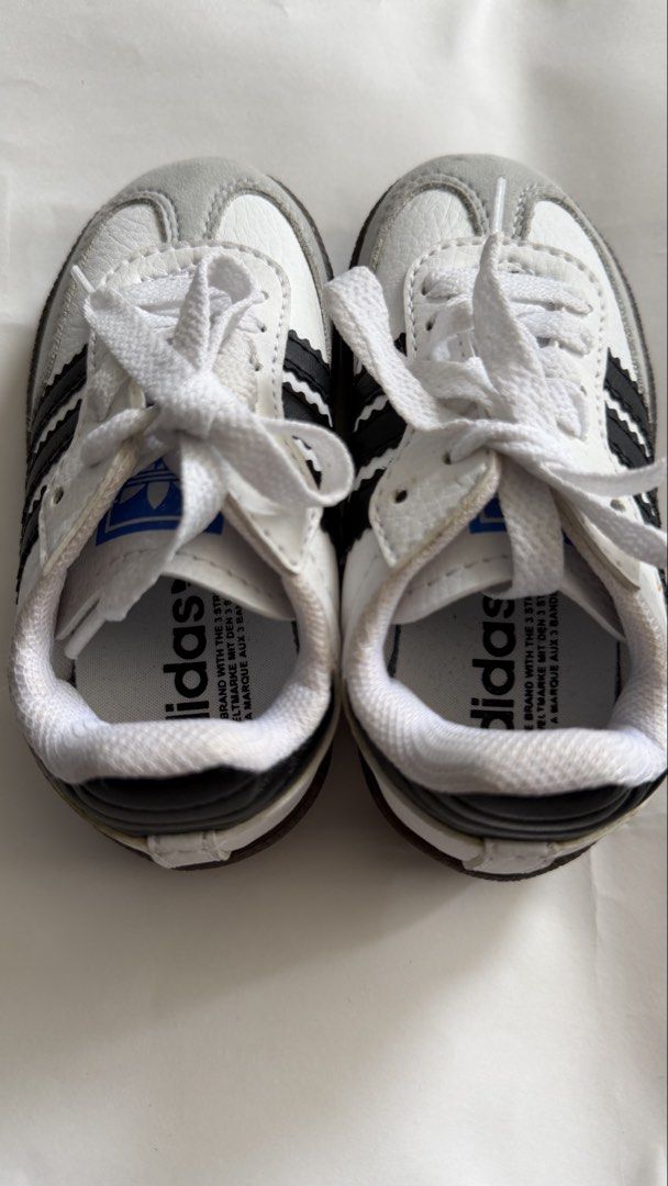 Kids shoes (Category: Babies & Kids Fashion) located in Puchong. Submitted by yypreloved (Listing ID 1450748205, Image 2). Description: Size 15cm Copy ori.
