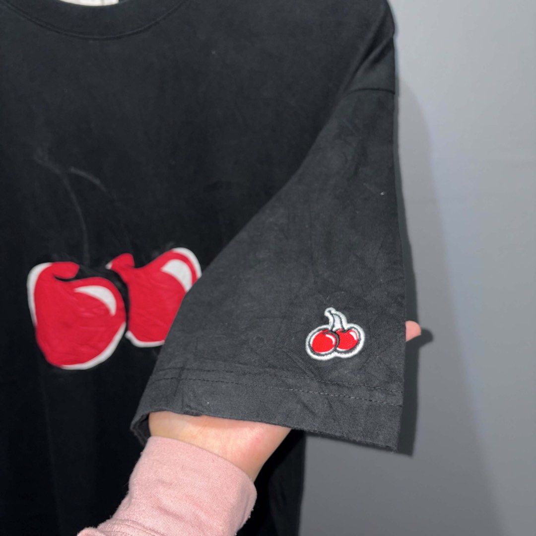 Kirsh Black Cherry Graphic T-Shirt (Category: Tshirts & Polo Shirts ) located in Bauang. Submitted by ivaniboy (Listing ID 1450784572, Image 2). Description: size 21 x 28.5 Excellent Condition No Major Flaws 450 only.