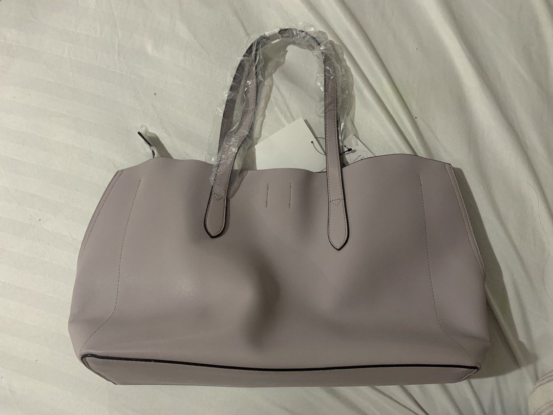 Legato Largo Lavender Hand Tote Bag (Category: Shoulder Bags) located in San Pedro. Submitted by mlbdll (Listing ID 1450851629, Image 3). Description: Pm for more details.