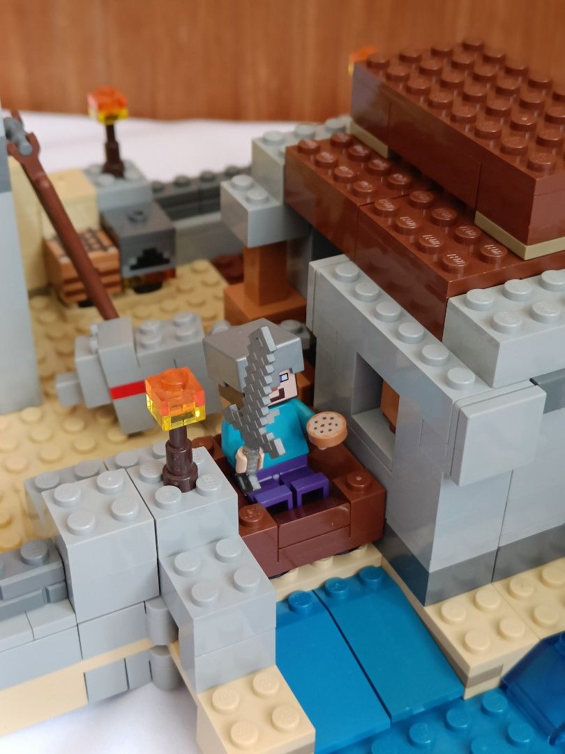 LEGO Minecraft The Desert Outpost 21121 (Category: Lego & Building Sets) located in General Santos City (Dadiangas). Submitted by than-9 (Listing ID 1450742932, Image 3). Description: -Complete Parts - No Box - No Manual Sf - Buyers Expense.