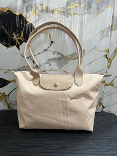 (Category: ) located in . Submitted by evvvcloset (Listing ID 1450800965, Image 1). Description: .
