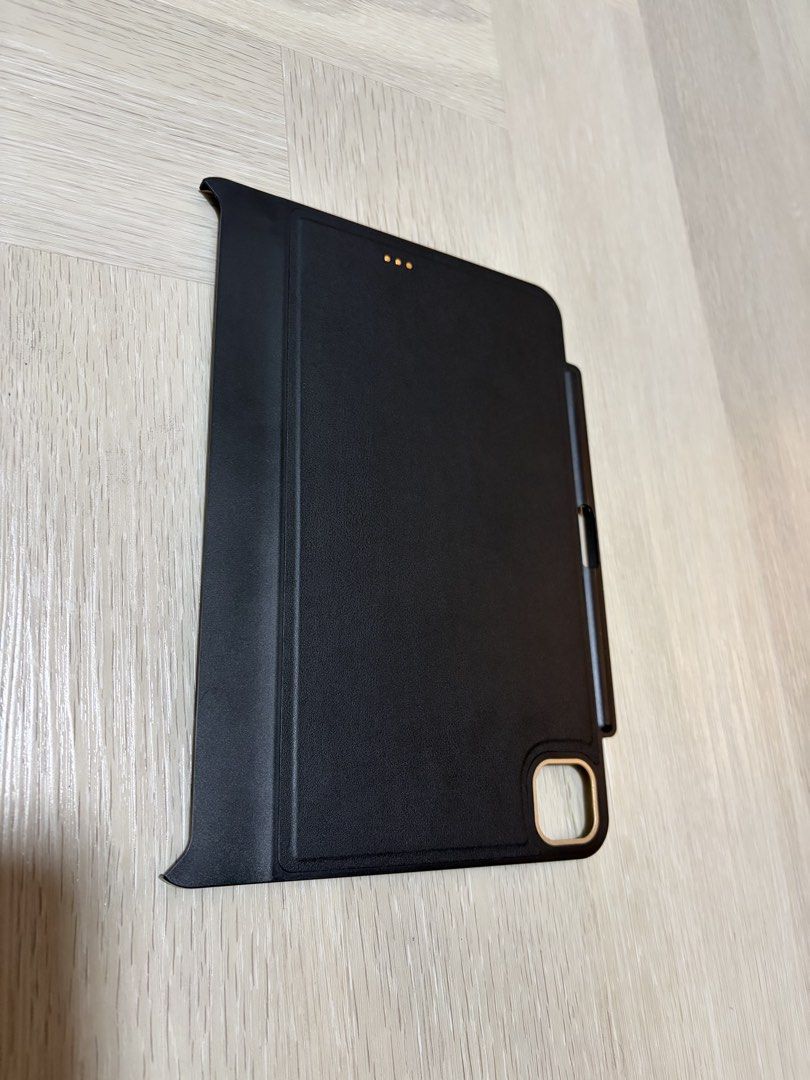 M4 Magic Keyboard with compatible case514327445715046404