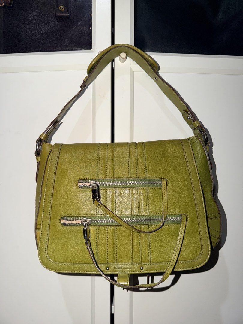 Marc Jacobs Shoulder Bag (Category: Shoulder Bags) located in Manila. Submitted by halm3r (Listing ID 1450876382, Image 1). Description: Marc Jacob Shoulder Bag Lime green color Clean interior See photos for flaws 2000+SF Loc: Sta.Mesa.