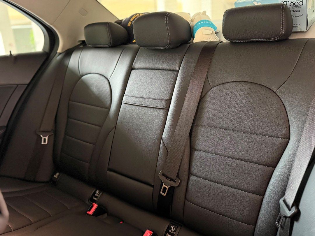 Mercedes-Benz C-Class Coupe C180 (A) (Category: Used Cars) located in Singapore. Submitted by carloverrrr. (Listing ID 1450764820, Image 3). Description: Fully stock c180, well maintained, just buy and drive till the end of COE. .