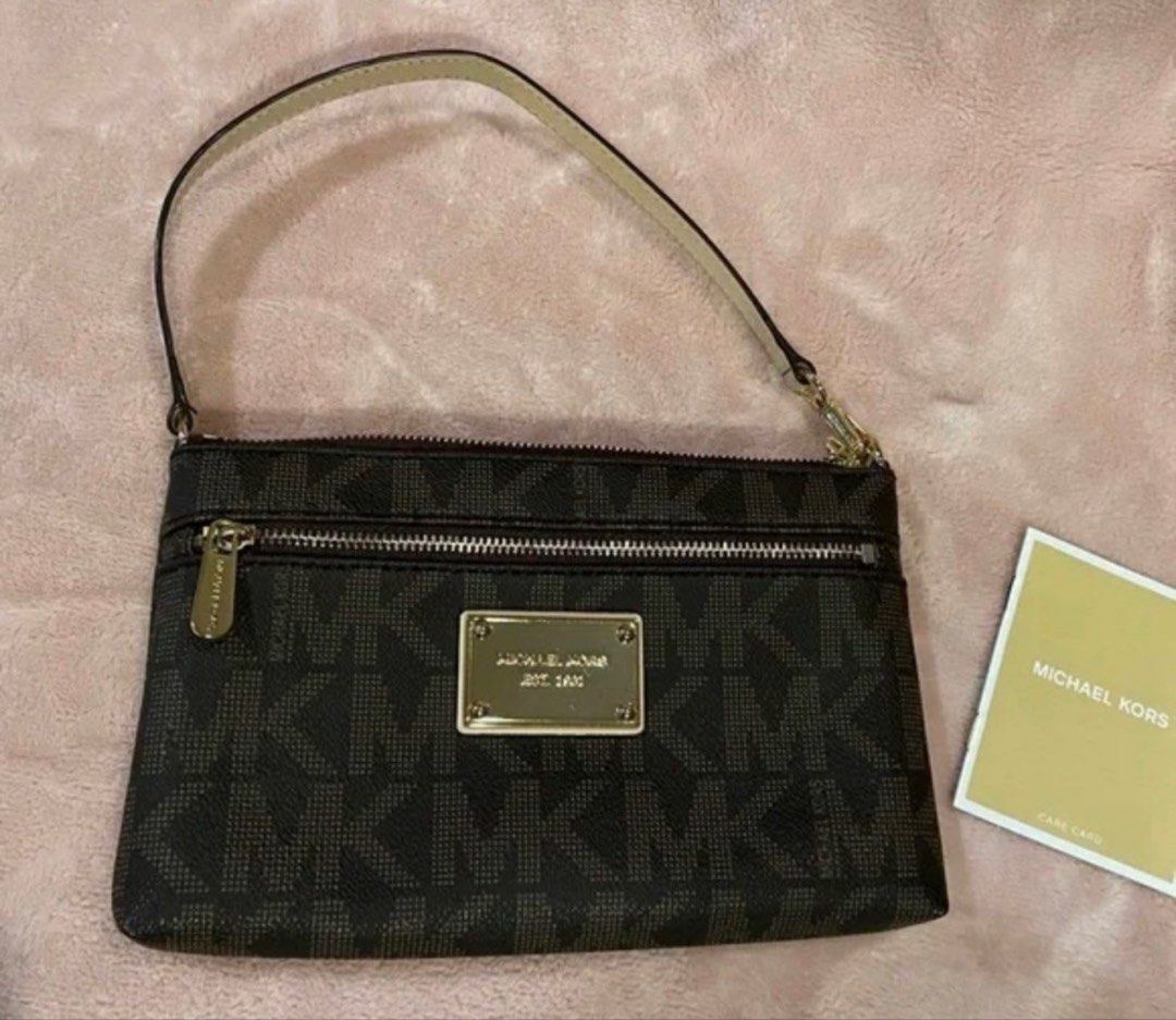 Michael kors kili bag (Category: Purses & Pouches) located in Pasay City. Submitted by taptooload (Listing ID 1450875940, Image 3). Description: Preloved michael kors small kili bag Actual picture posted.