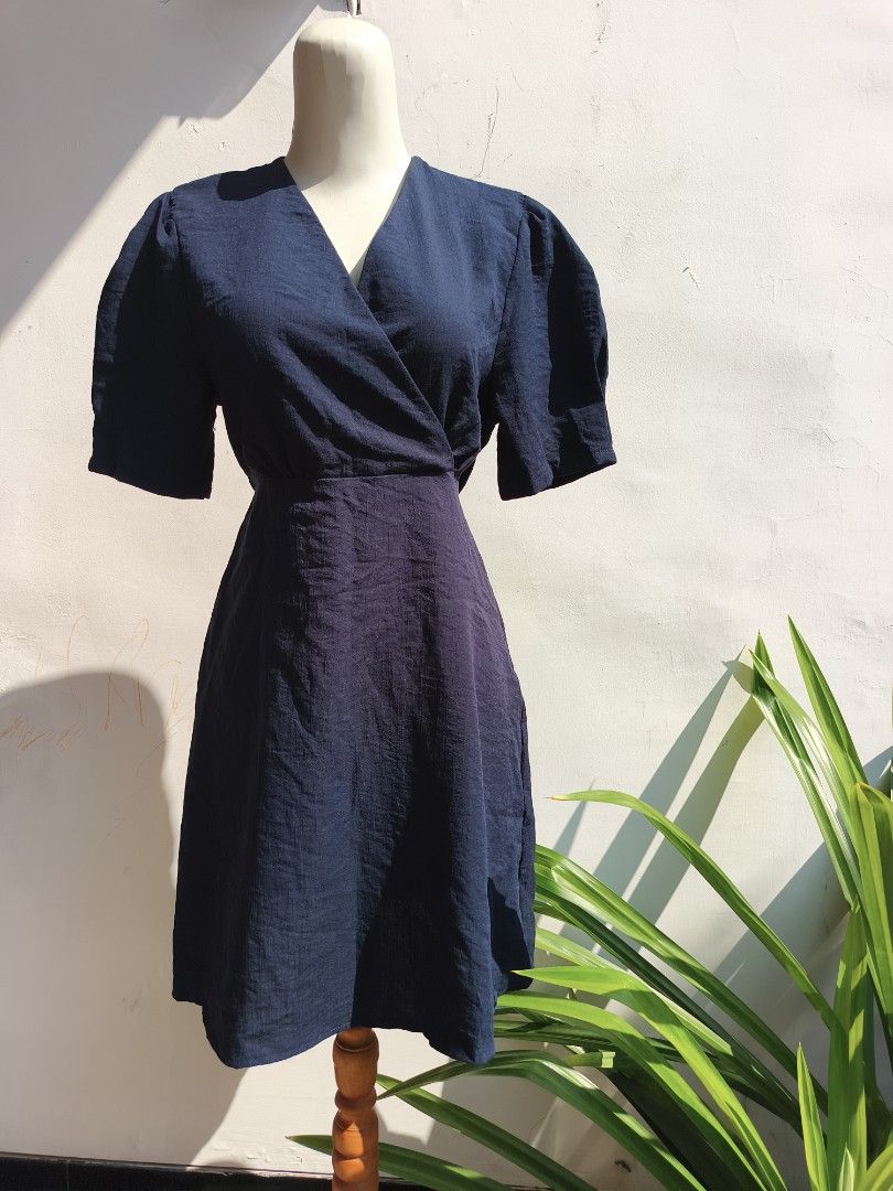 Mini dress navy (Kategori: Gaun) berada di Malang. Dikirim oleh kosongkanbarang (ID iklan 1450757847, Gambar 1). Deskripsi: .