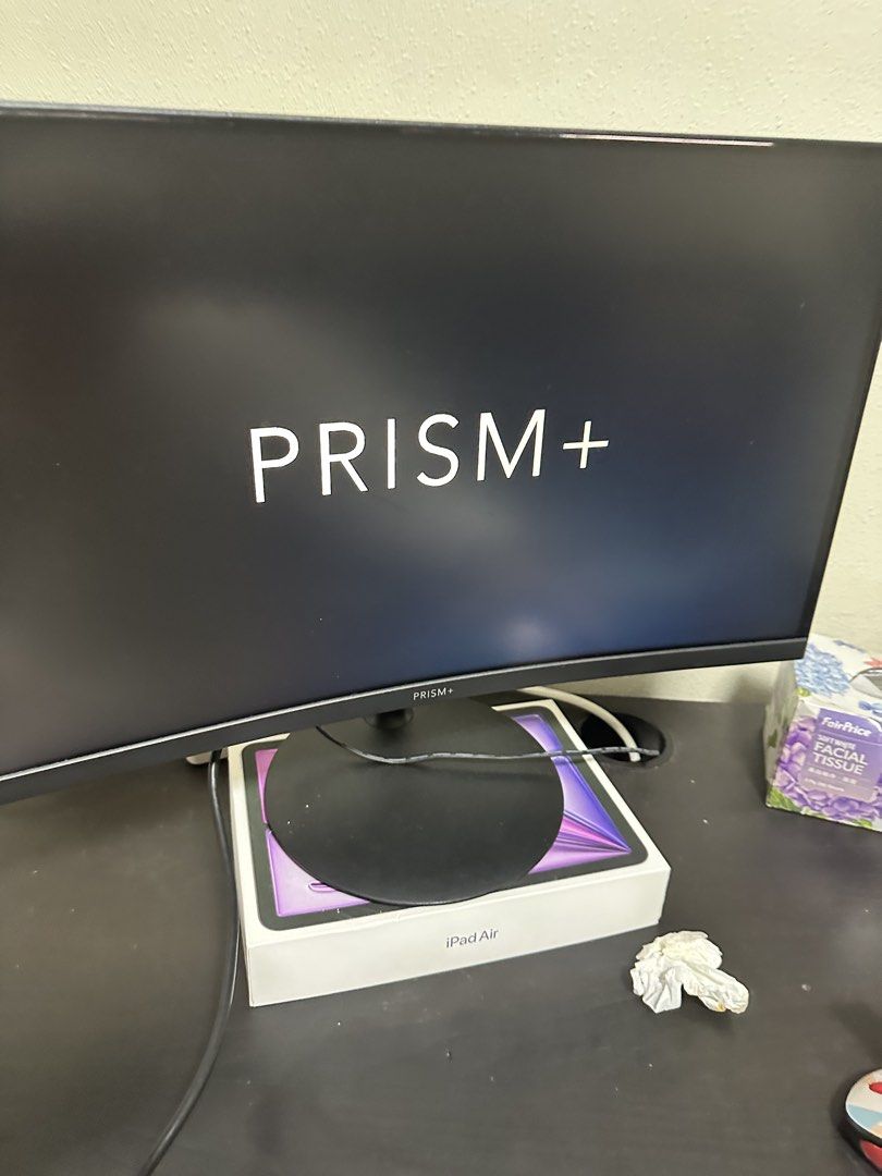 Monitor (Category: Desktops) located in Singapore. Submitted by jamilah132 (Listing ID 1450904102, Image 1). Description: .