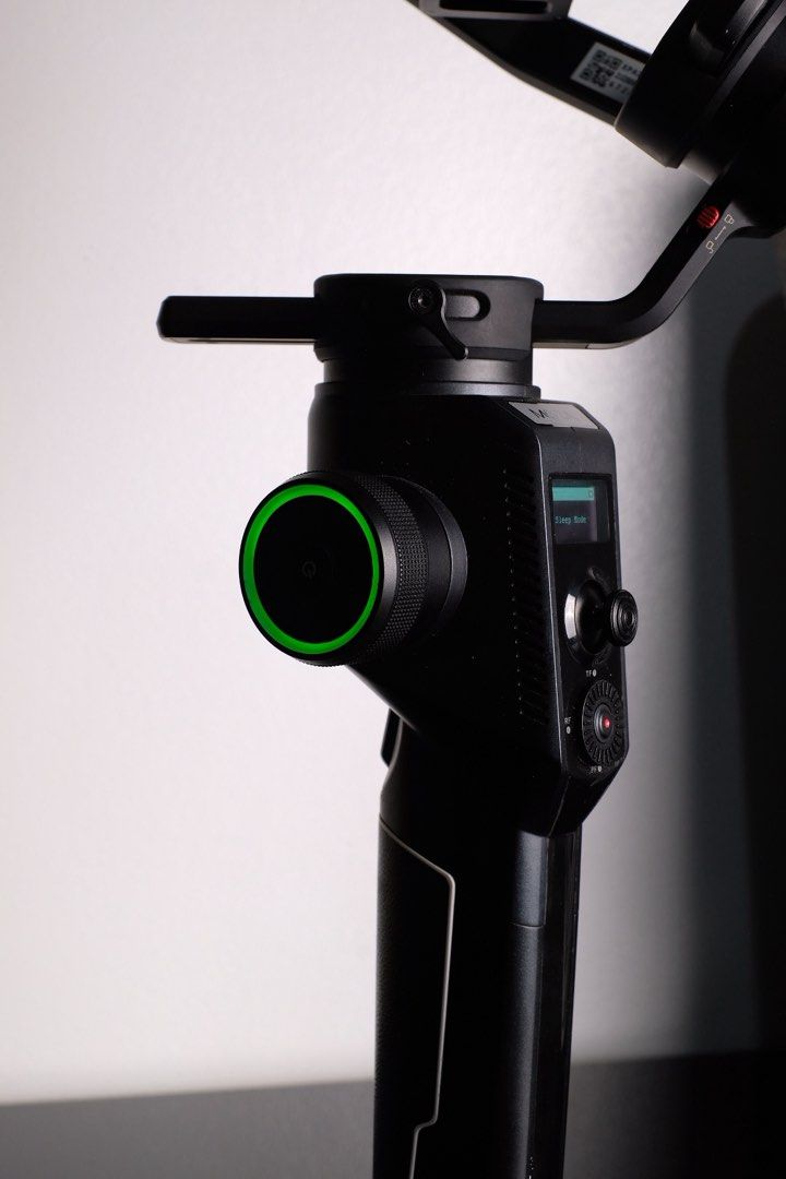 MOZA AirCross 2 Gimbal Stabilizer with iFocus M (Category: Gimbals & Stabilizers ) located in Manila. Submitted by forsalebyalps (Listing ID 1450906828, Image 2). Description: MOZA AirCross 2 3-Axis Camera Gimbal 🎥 ✅ Supports up to 3.2kg payload ✅ 360° continuous rotation ✅ Up to 12-hour battery life ✅ OLED display + joystick control ✅ Multiple shooting modes ✅ Compatible with DSLR & mirrorless cameras.