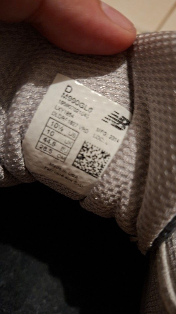 New Balance 990v6 Grey Sneakers (Category: Sneakers) located in Pasay City. Submitted by spliffa24 (Listing ID 1450934815, Image 2). Description: AUTHENTIC 990 V6 PAIR ONLY NO BOX - New Balance 990v6 - Color: Grey - Size: US Men's 10.5 - Classic and comfortable design, perfect for daily wear - Used 5 times only.